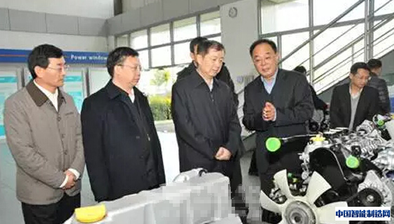 刘利华副部长听取云内动力DEV系列产品介绍